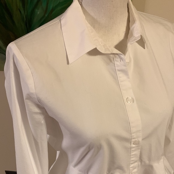 🎉2xHost Pick🎉 Ruffled, High-Low Button-Down - Picture 3 of 9